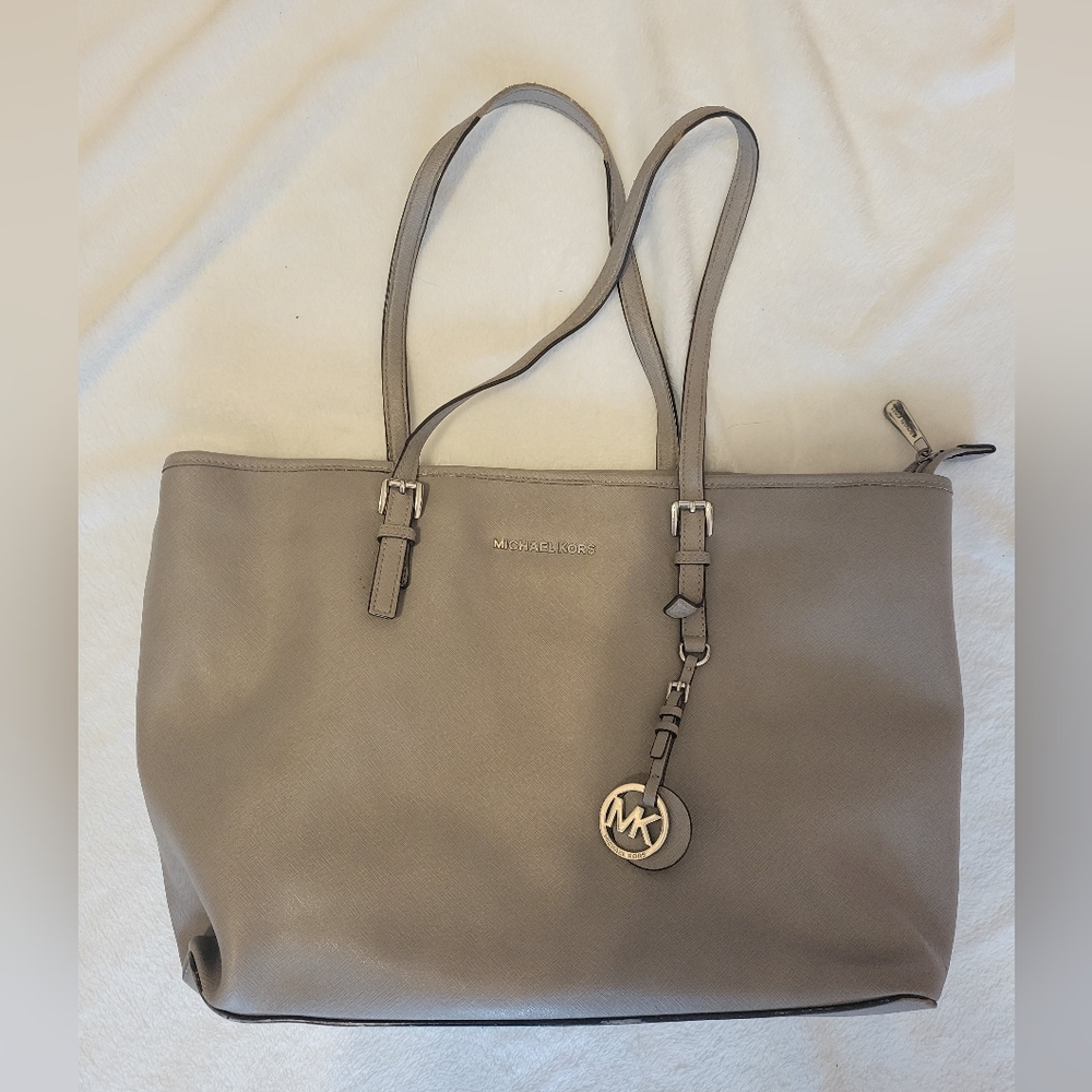 Michael Kors Jet Set Travel Tote Shoulder Bag Taupe Saffiano Leather Work Bag - Picture 2 of 11
